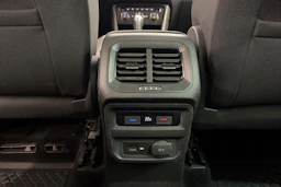 Punainen Volkswagen Tiguan 2019 kuva 9.