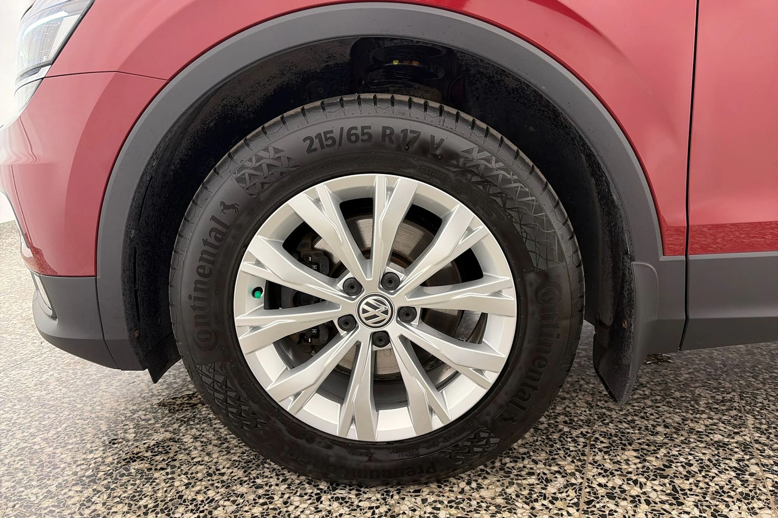 Punainen Volkswagen Tiguan 2019 kuva 10.