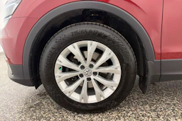 Punainen Volkswagen Tiguan 2019 kuva 10.