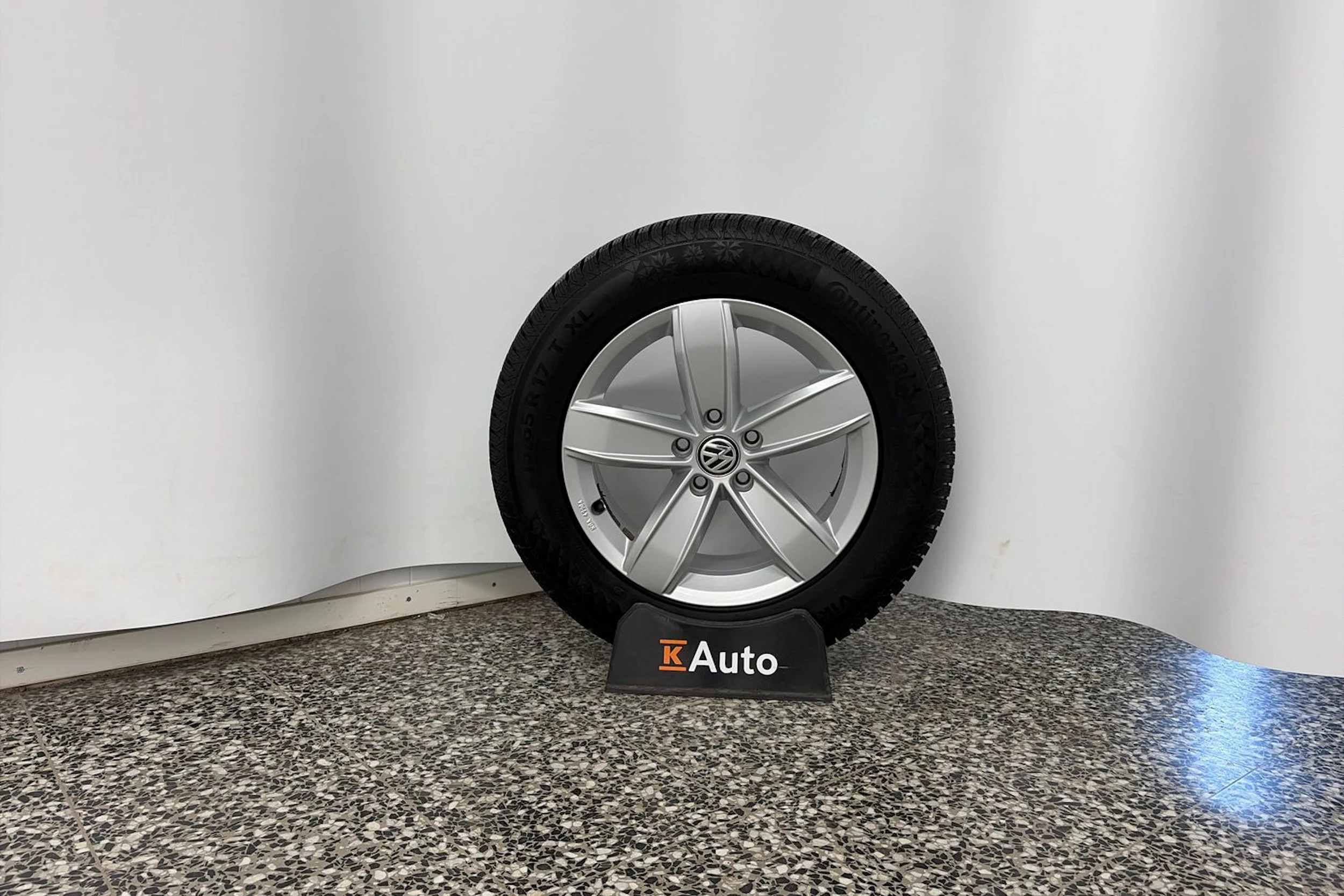 Punainen Volkswagen Tiguan 2019 kuva 11.