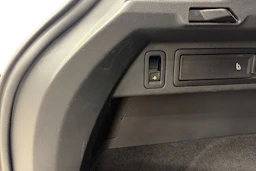 Punainen Volkswagen Tiguan 2019 kuva 14.