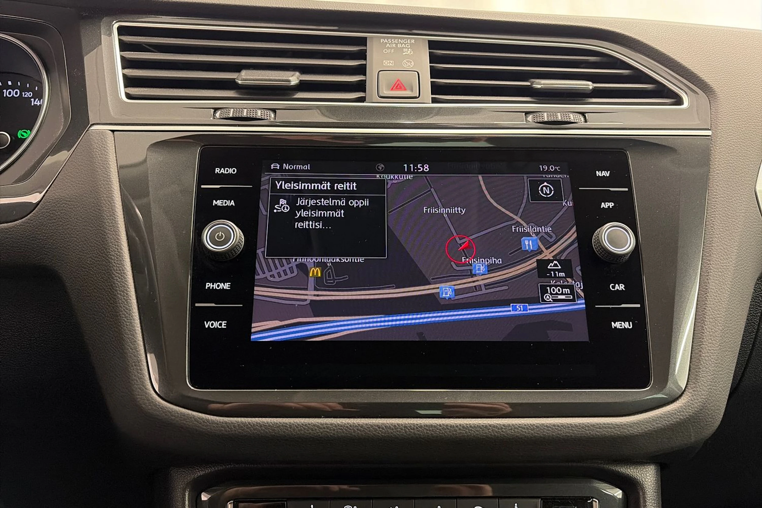 Punainen Volkswagen Tiguan 2019 kuva 19.