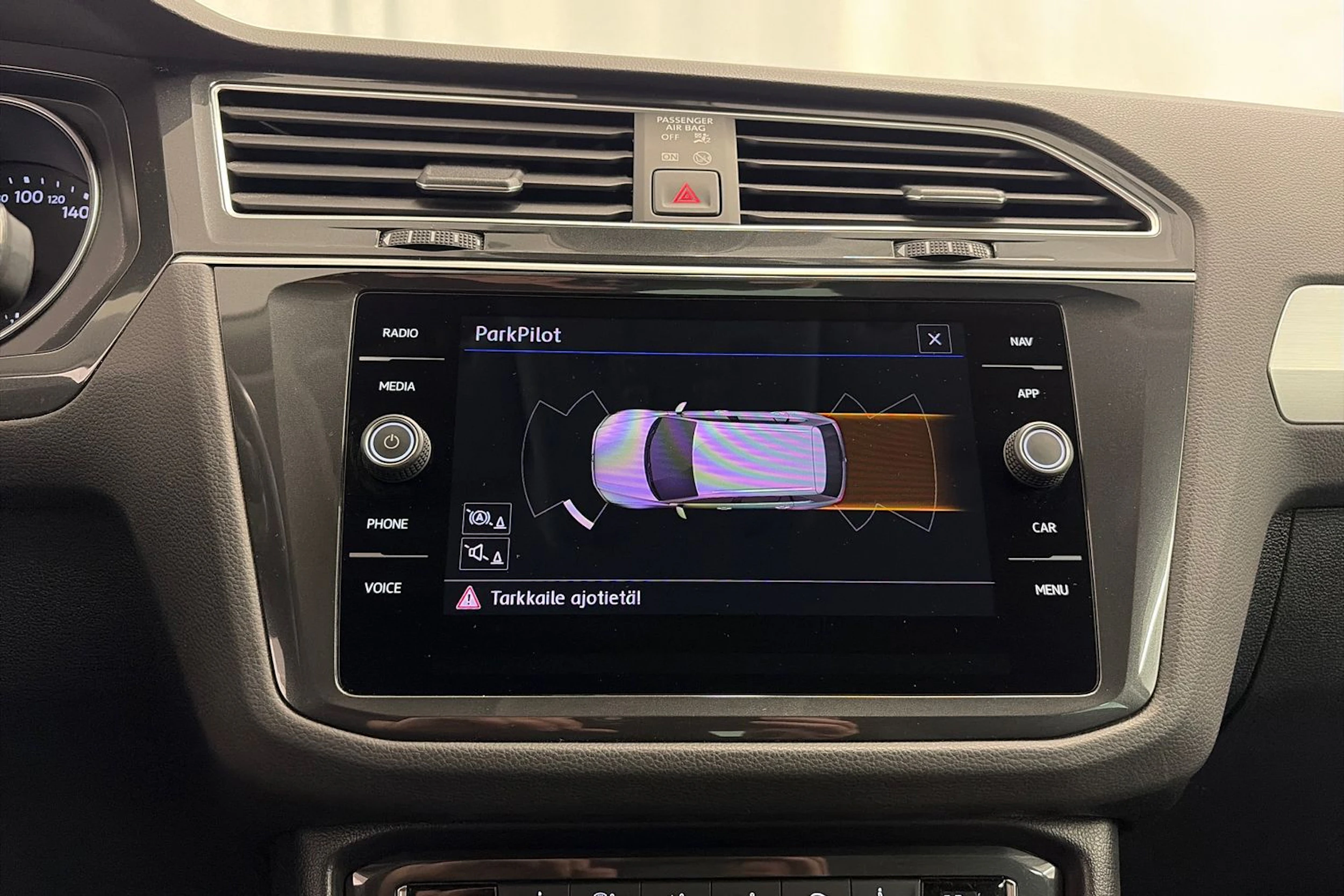Punainen Volkswagen Tiguan 2019 kuva 20.