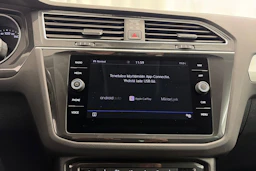 Punainen Volkswagen Tiguan 2019 kuva 21.