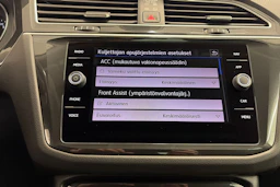 Punainen Volkswagen Tiguan 2019 kuva 22.