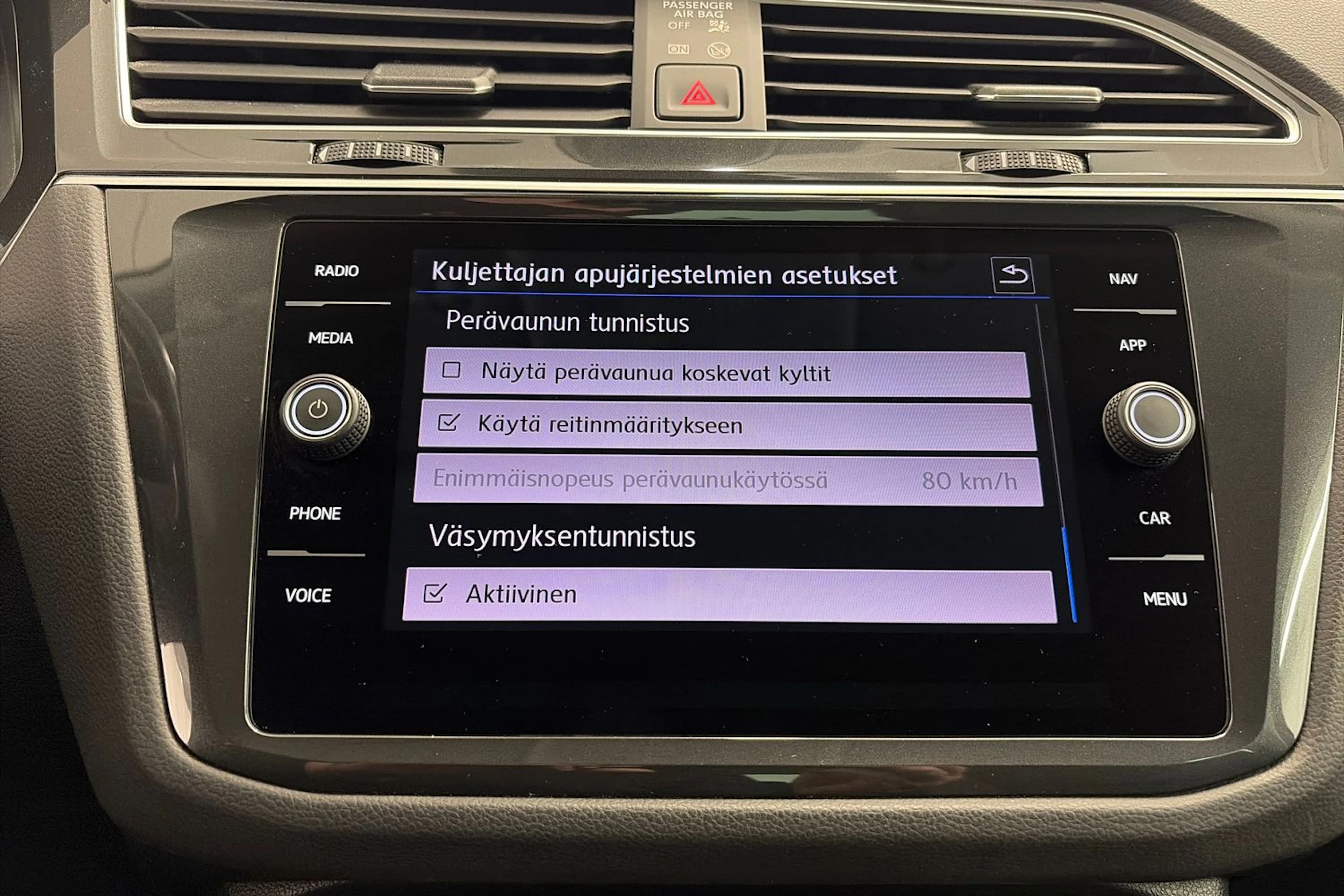 Punainen Volkswagen Tiguan 2019 kuva 24.