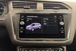 Punainen Volkswagen Tiguan 2019 kuva 26.