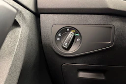 Punainen Volkswagen Tiguan 2019 kuva 29.