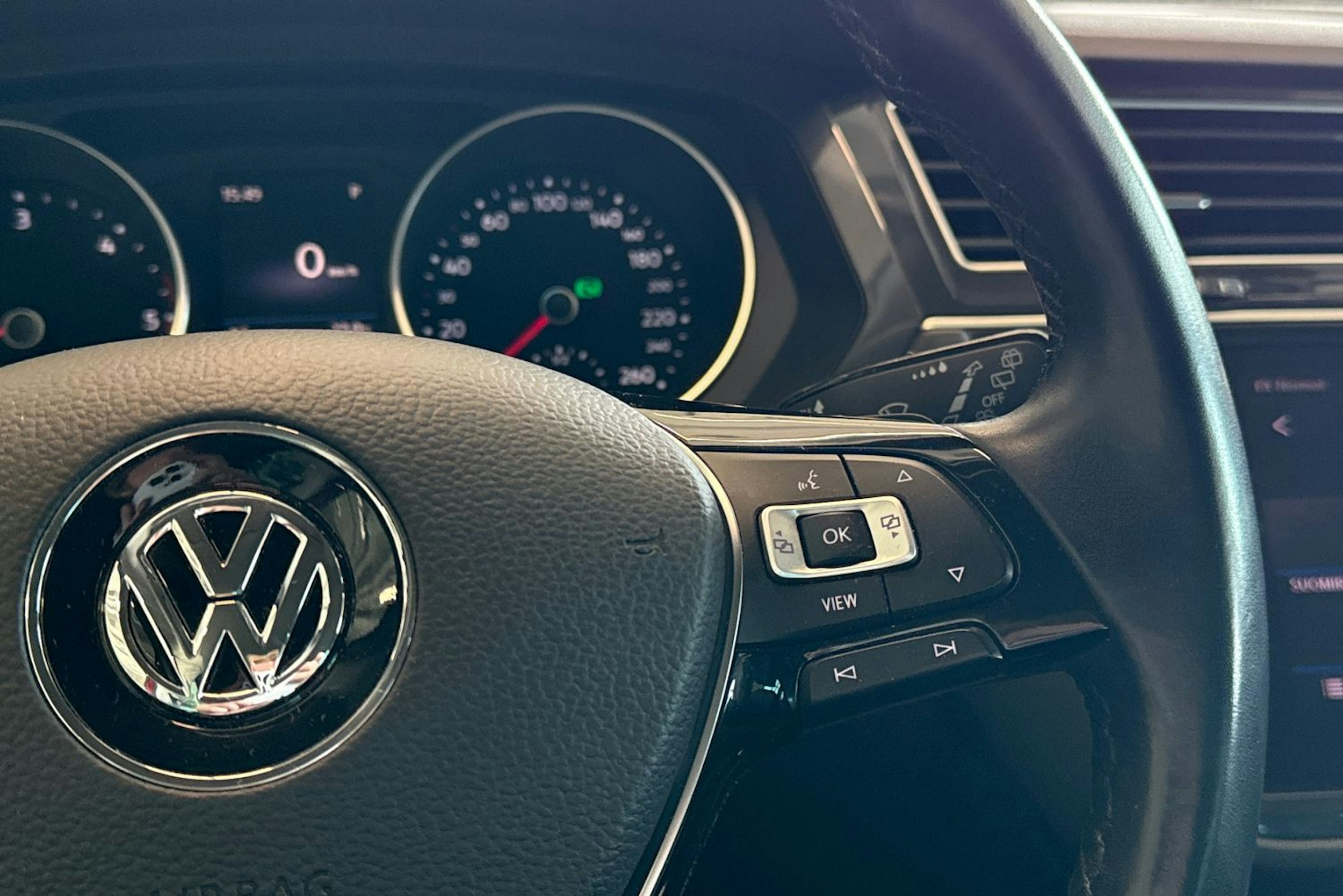 punainen Volkswagen Tiguan 2019 kuva 16.