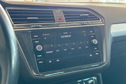 punainen Volkswagen Tiguan 2019 kuva 17.