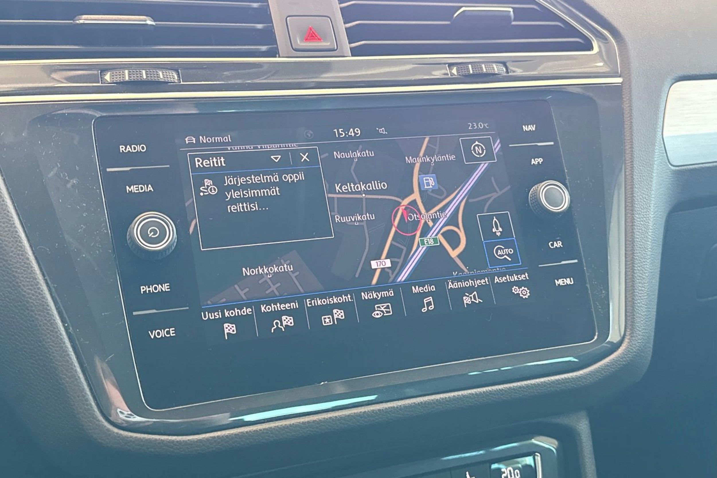 punainen Volkswagen Tiguan 2019 kuva 19.
