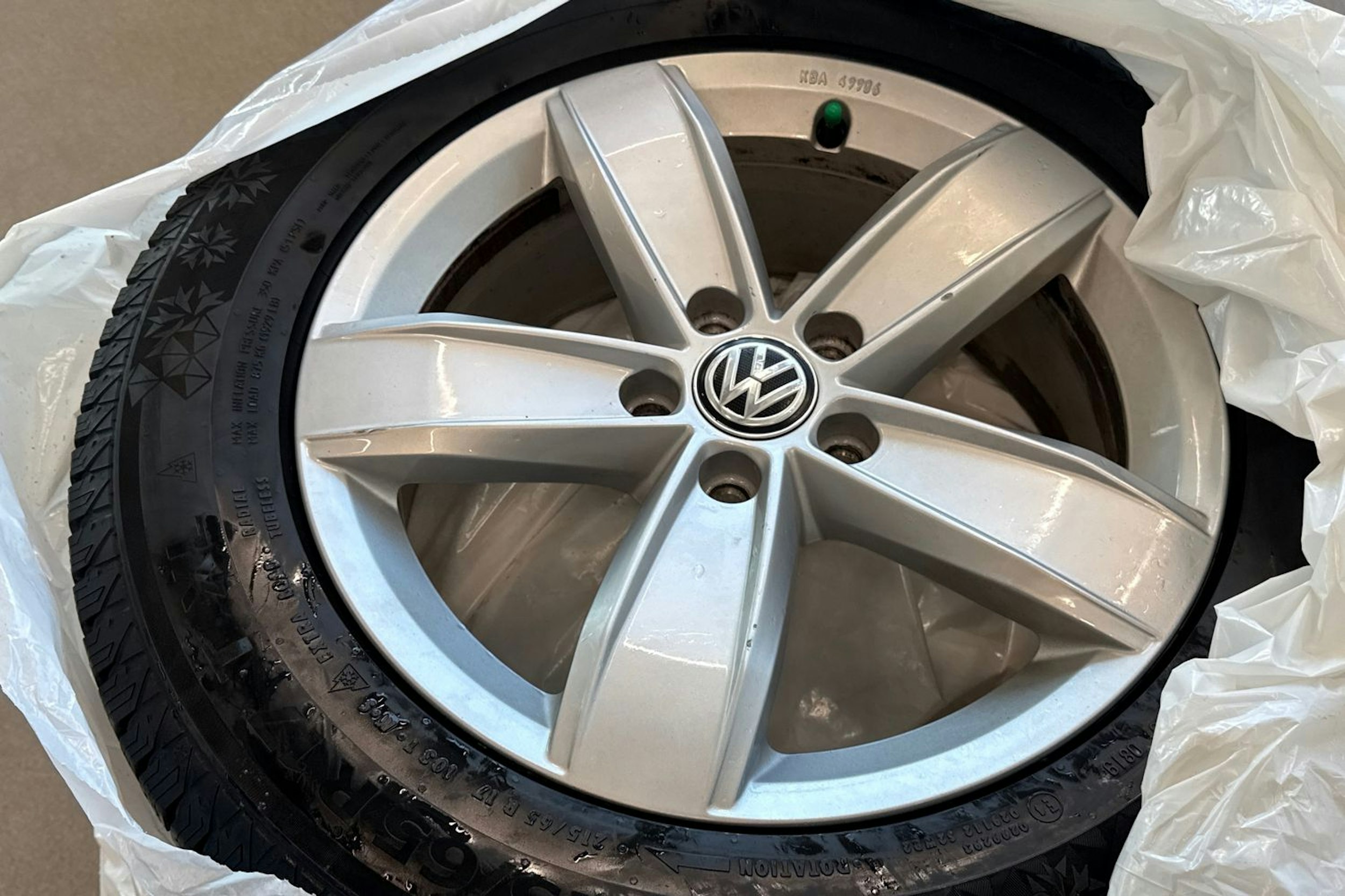 punainen Volkswagen Tiguan 2019 kuva 24.