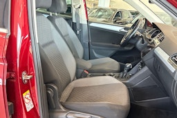 punainen Volkswagen Tiguan 2019 kuva 26.
