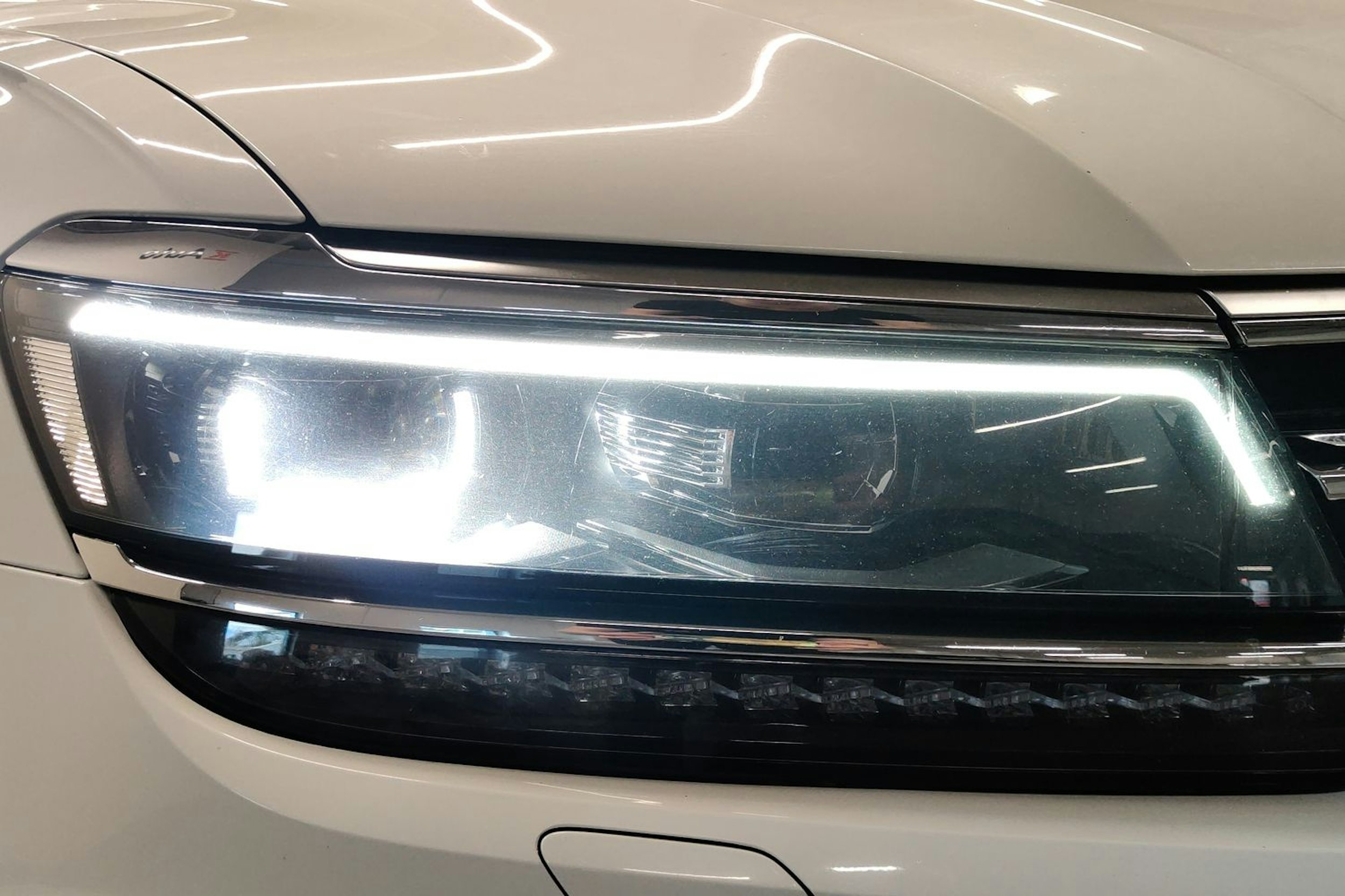 Valkoinen Volkswagen Tiguan 2019 kuva 11.