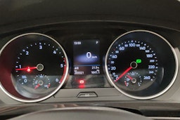 Valkoinen Volkswagen Tiguan 2019 kuva 13.