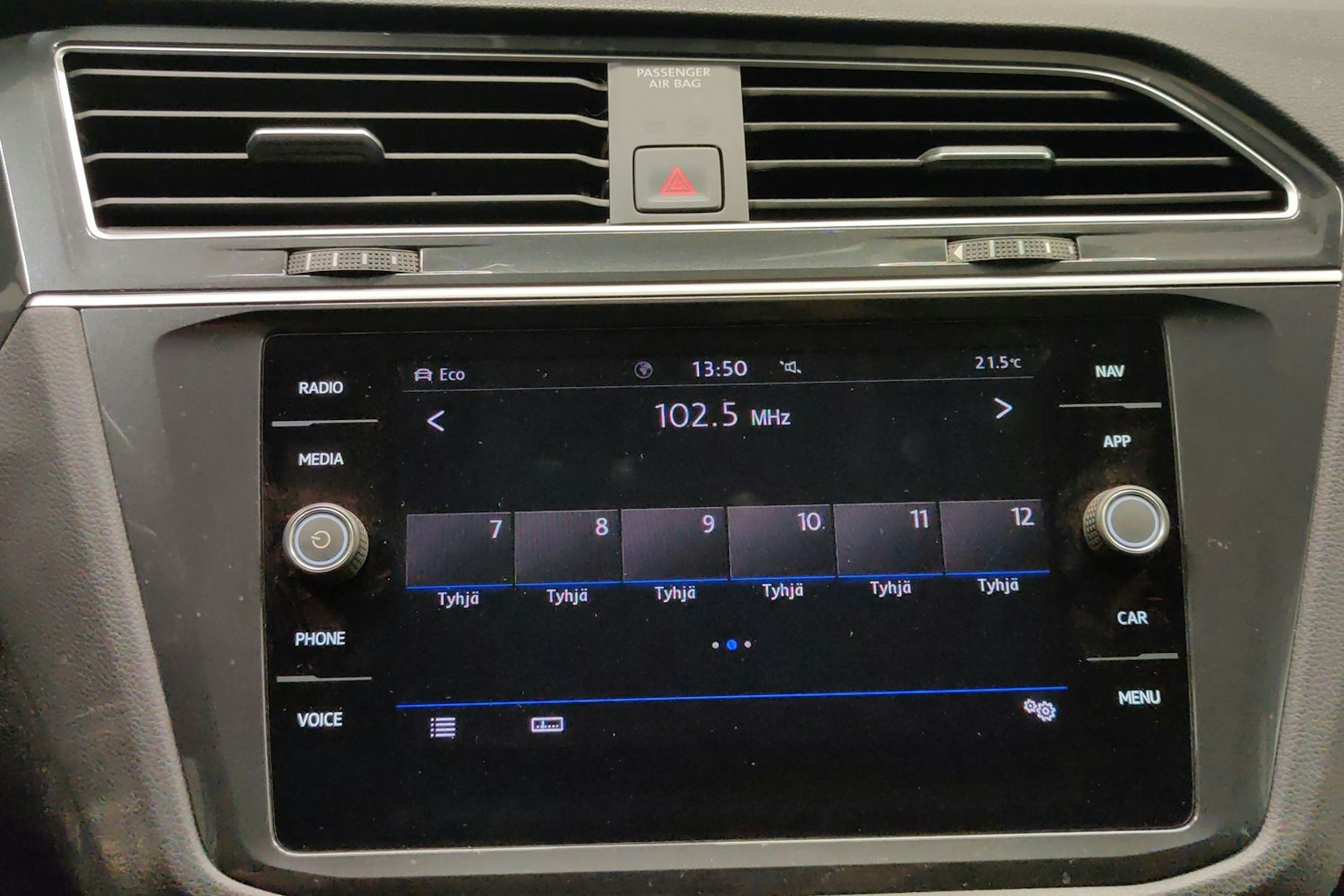 Valkoinen Volkswagen Tiguan 2019 kuva 14.