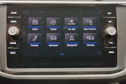 Valkoinen Volkswagen Tiguan 2019 kuva 15.