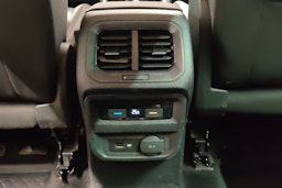 Valkoinen Volkswagen Tiguan 2019 kuva 16.