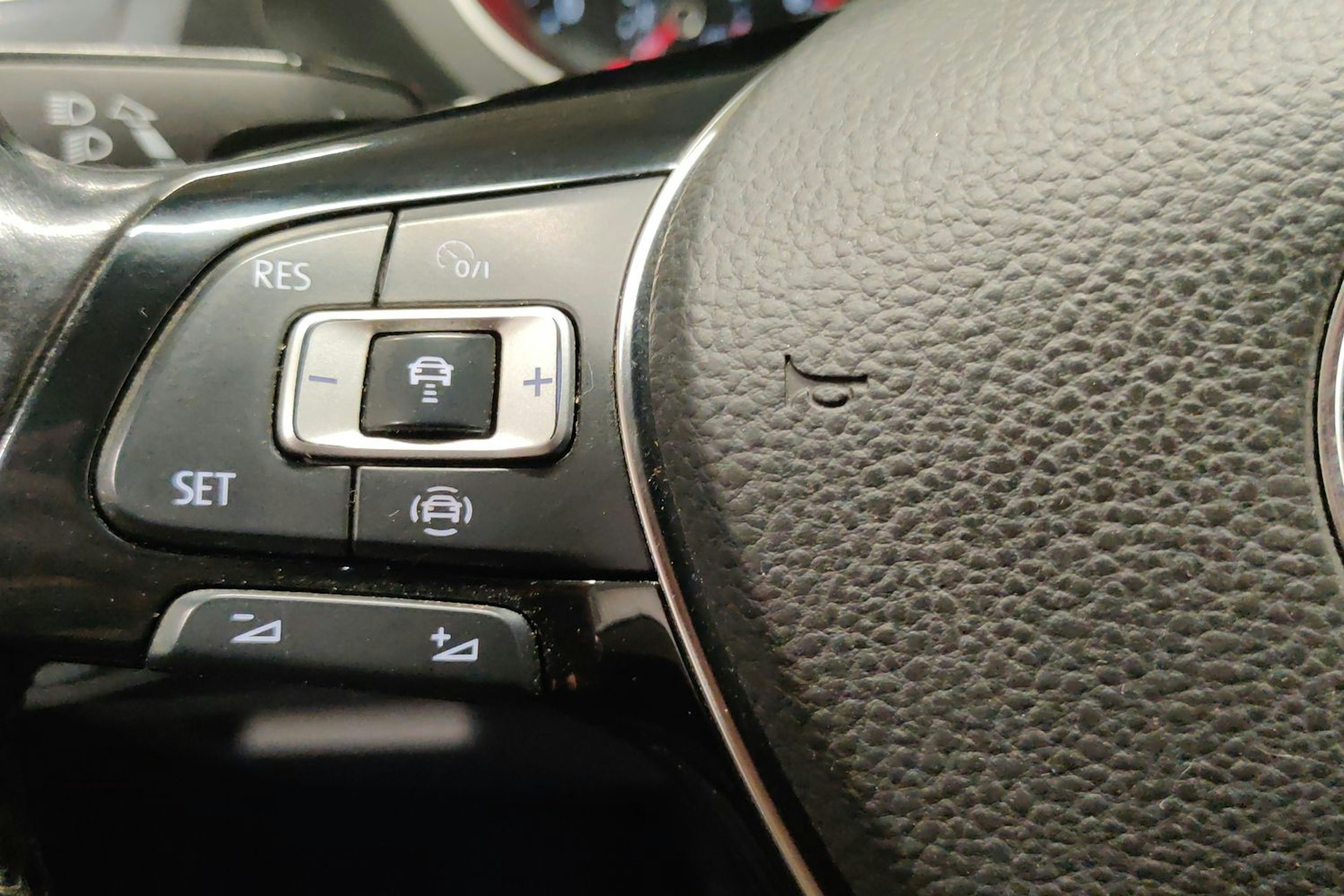 Valkoinen Volkswagen Tiguan 2019 kuva 22.