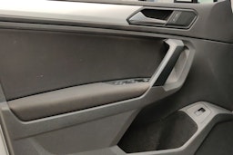 Valkoinen Volkswagen Tiguan 2019 kuva 26.