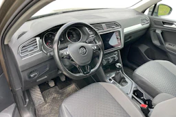 ruskea (beige) Volkswagen Tiguan 2019 kuva 3.