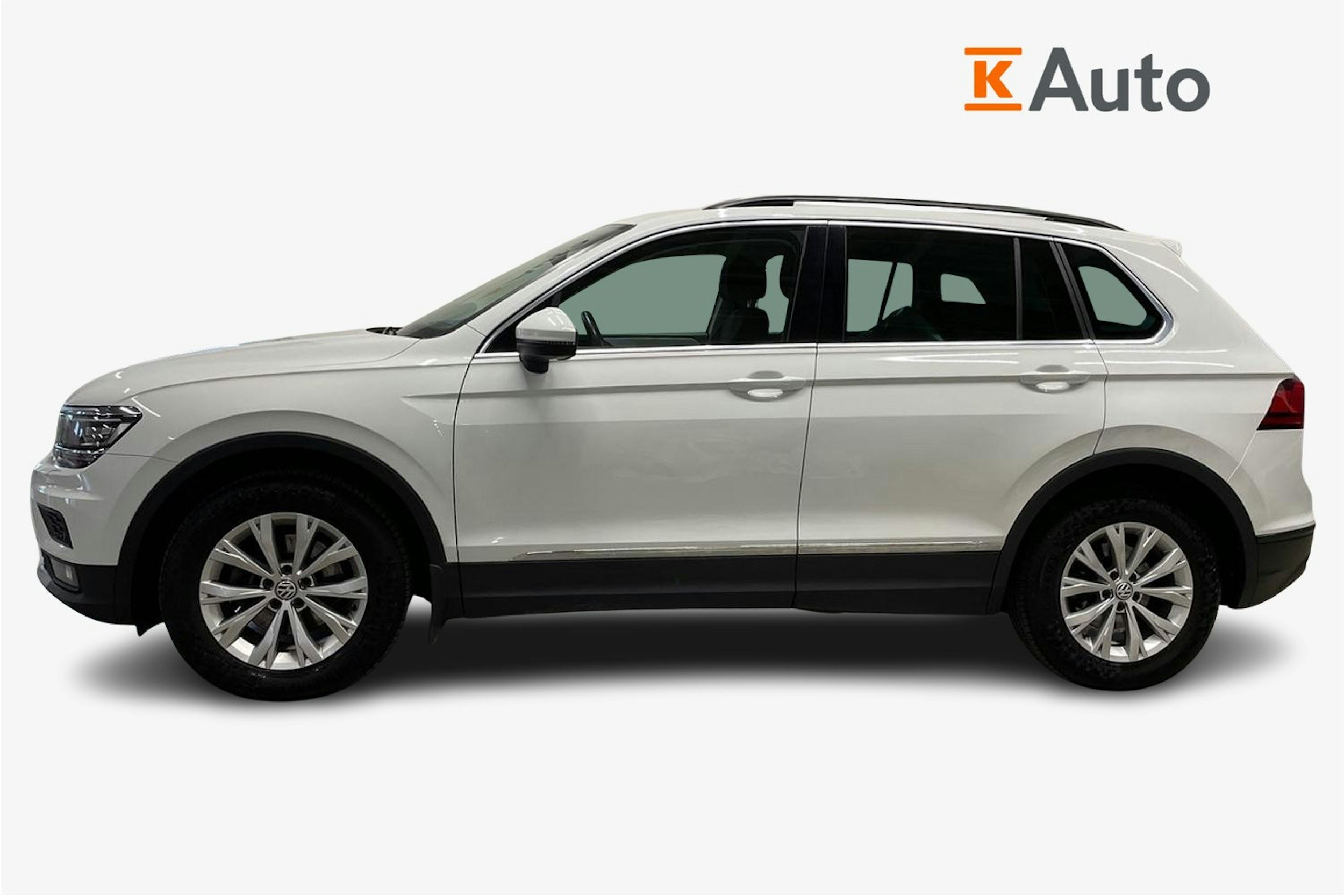 Valkoinen Volkswagen Tiguan 2019 kuva 6.
