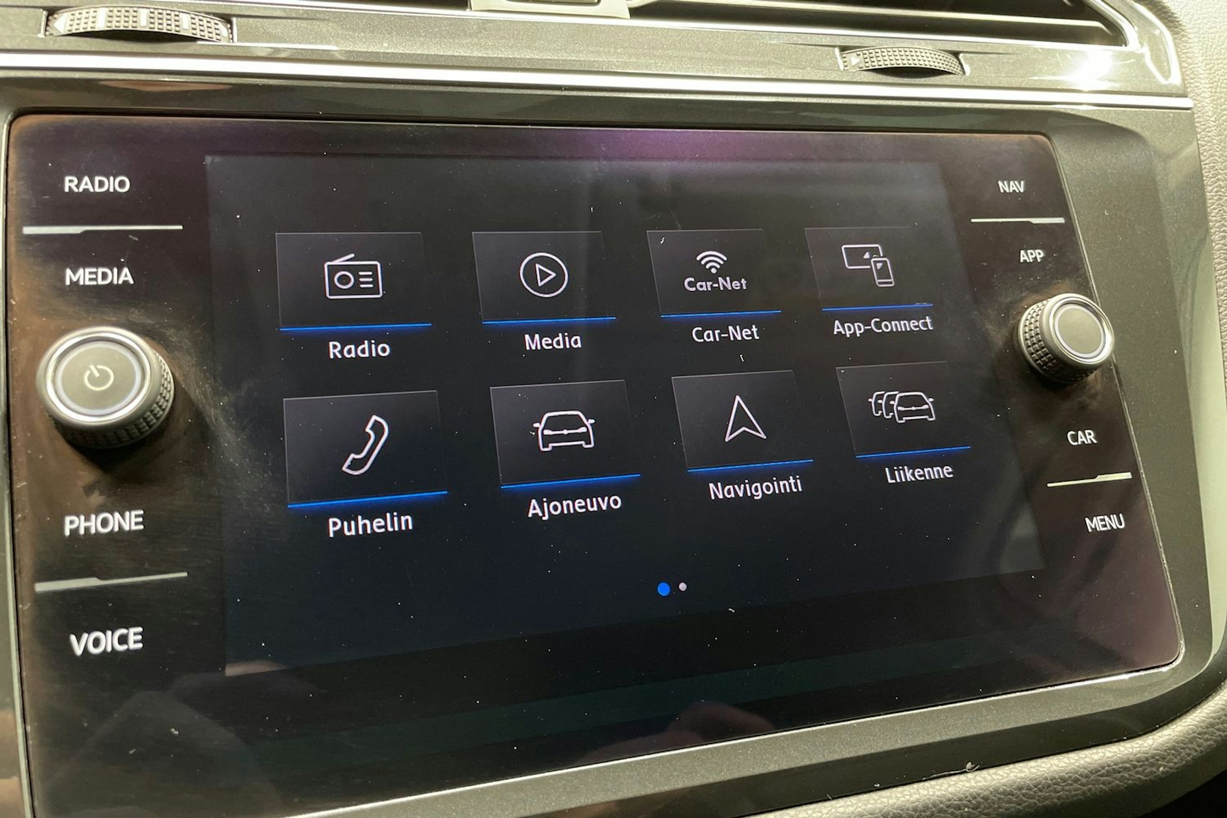 Valkoinen Volkswagen Tiguan 2019 kuva 16.