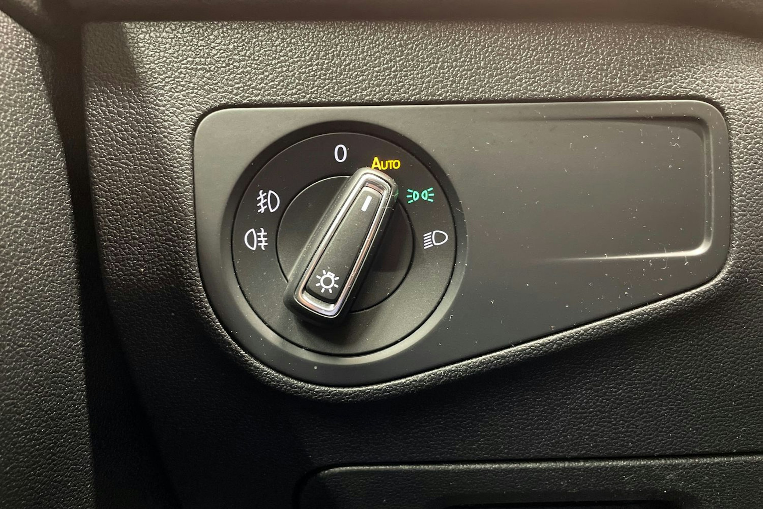 Valkoinen Volkswagen Tiguan 2019 kuva 21.