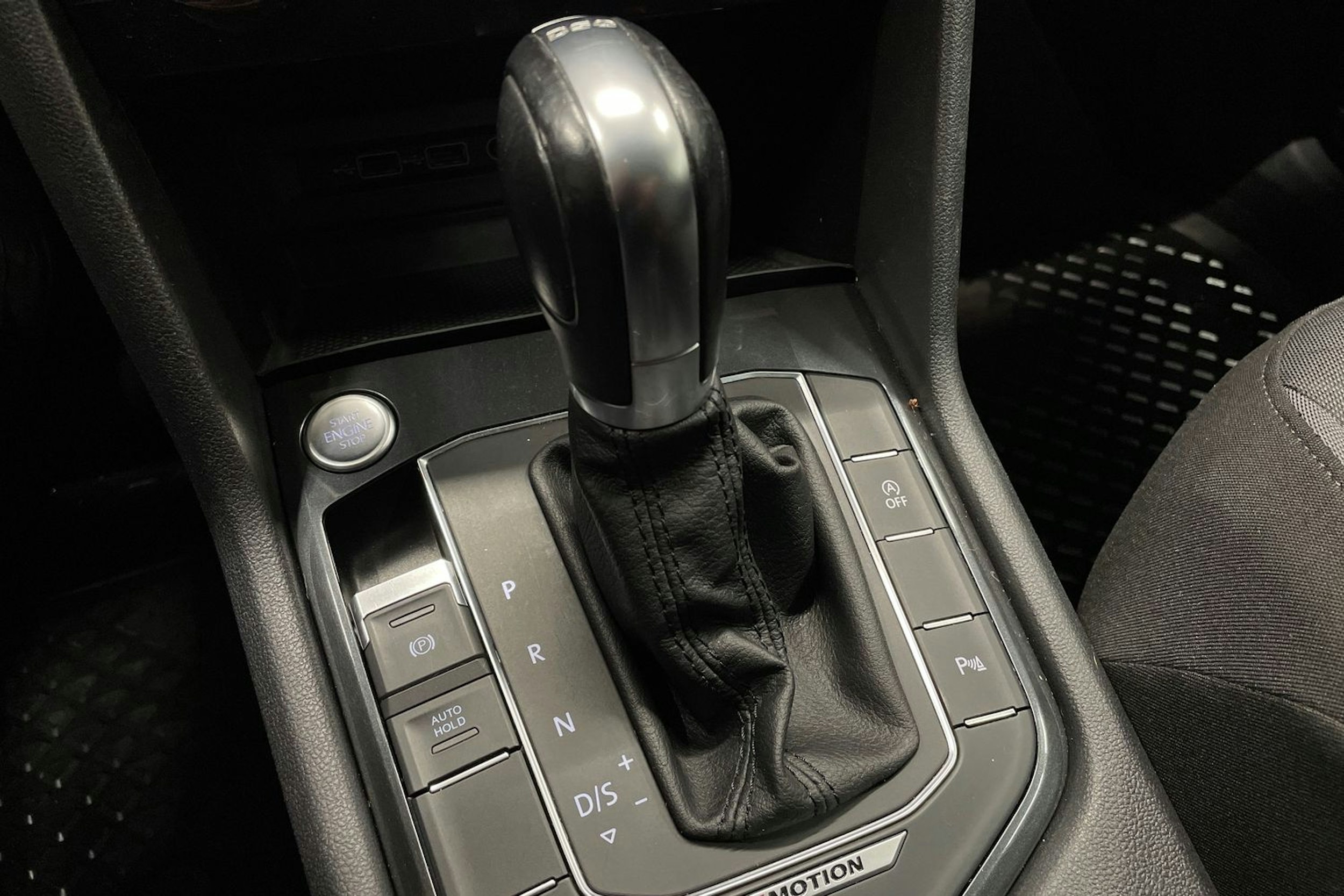 Valkoinen Volkswagen Tiguan 2019 kuva 26.