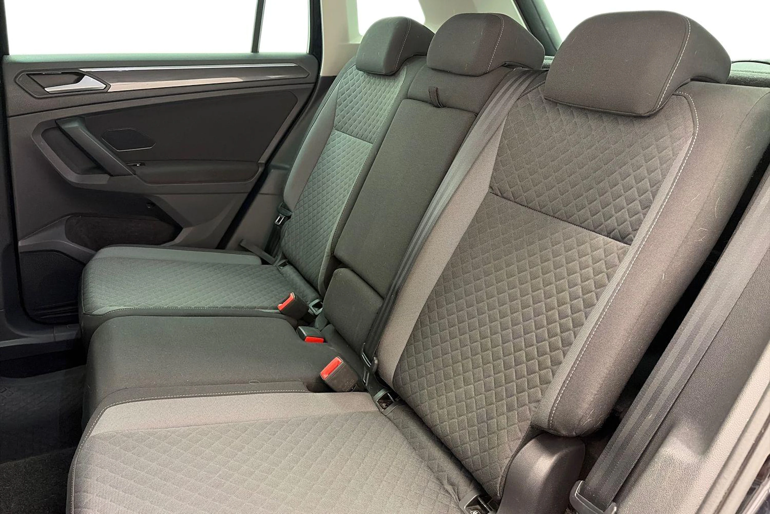musta Volkswagen Tiguan 2019 kuva 8.