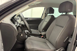 musta Volkswagen Tiguan 2019 kuva 12.
