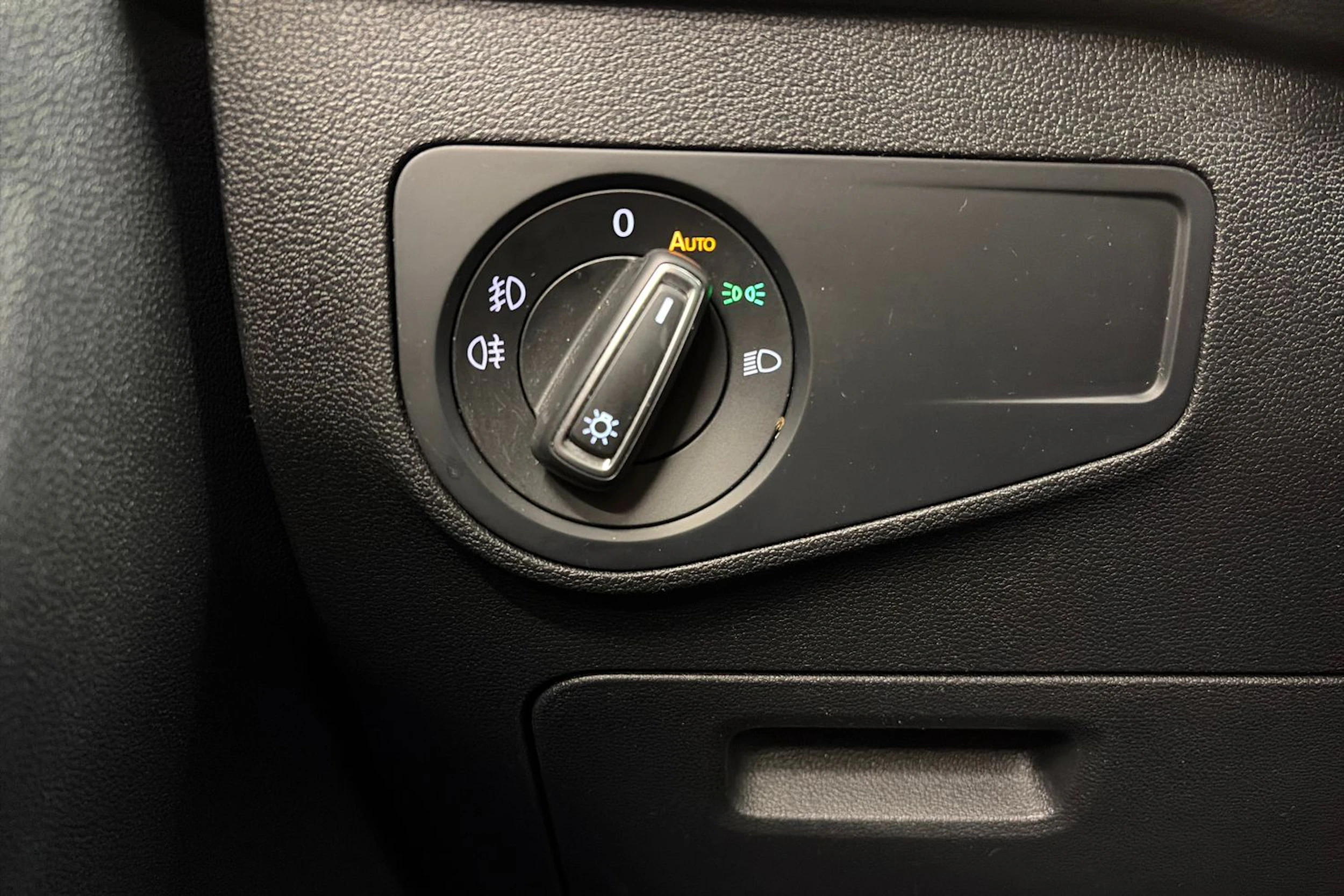 musta Volkswagen Tiguan 2019 kuva 23.