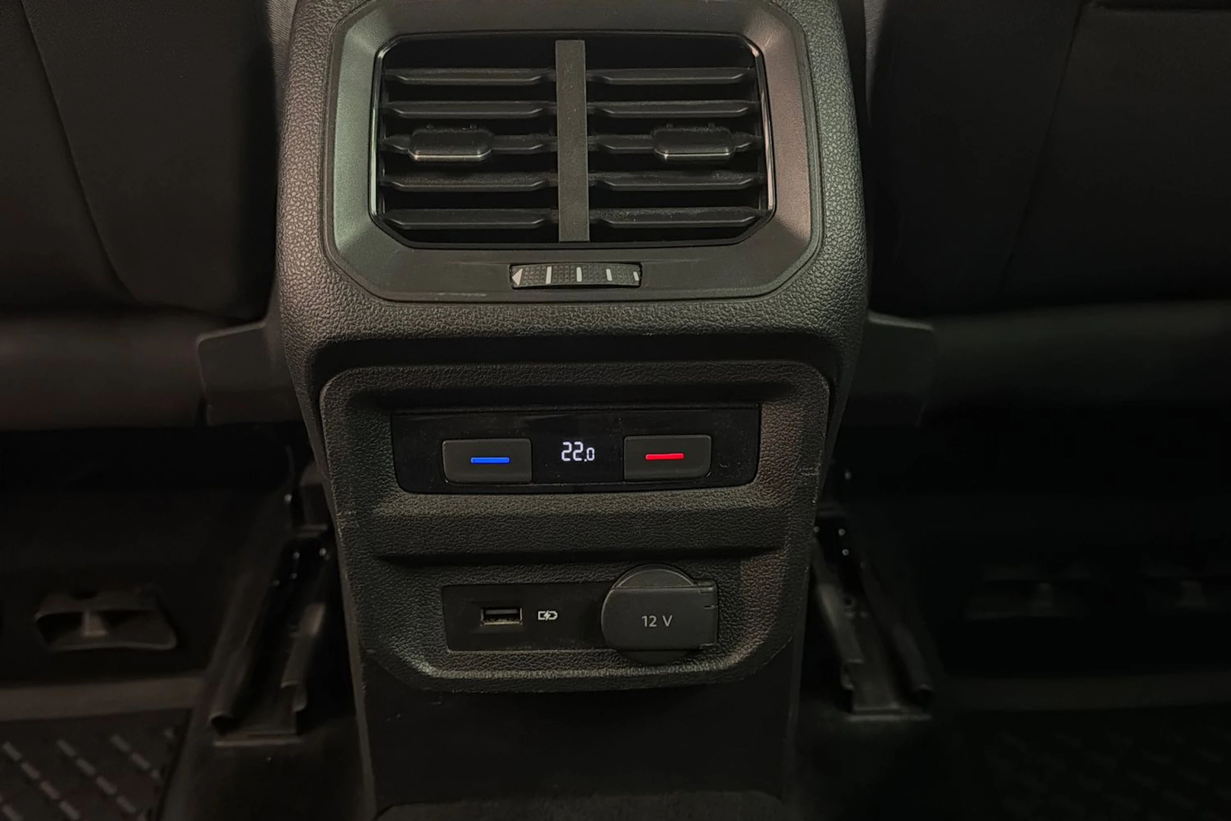 valkoinen Volkswagen Tiguan 2019 kuva 14.