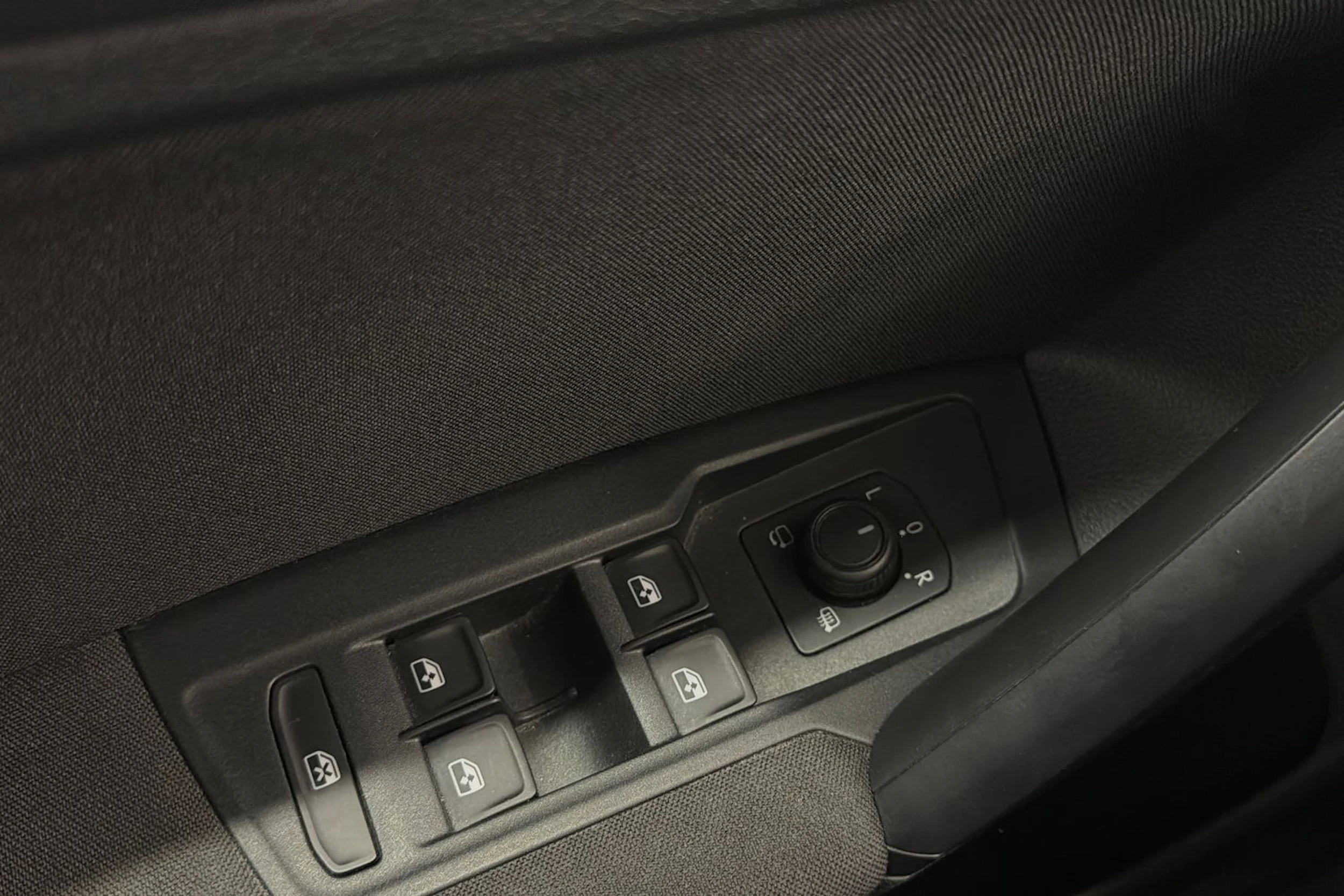 valkoinen Volkswagen Tiguan 2019 kuva 15.