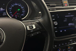valkoinen Volkswagen Tiguan 2019 kuva 18.