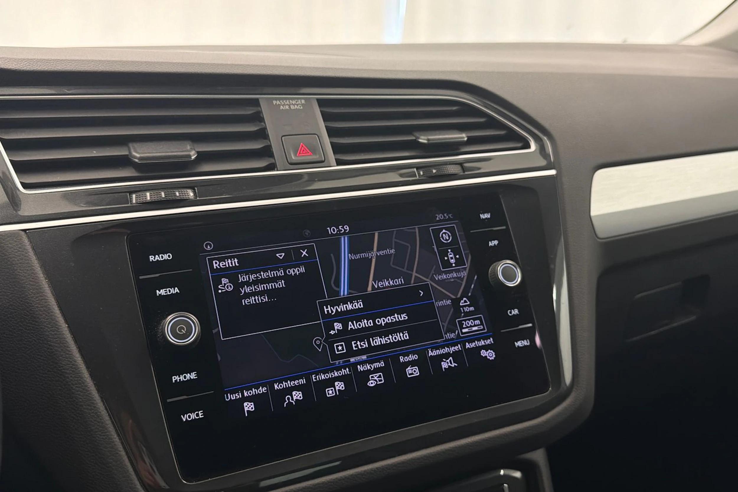 valkoinen Volkswagen Tiguan 2019 kuva 21.