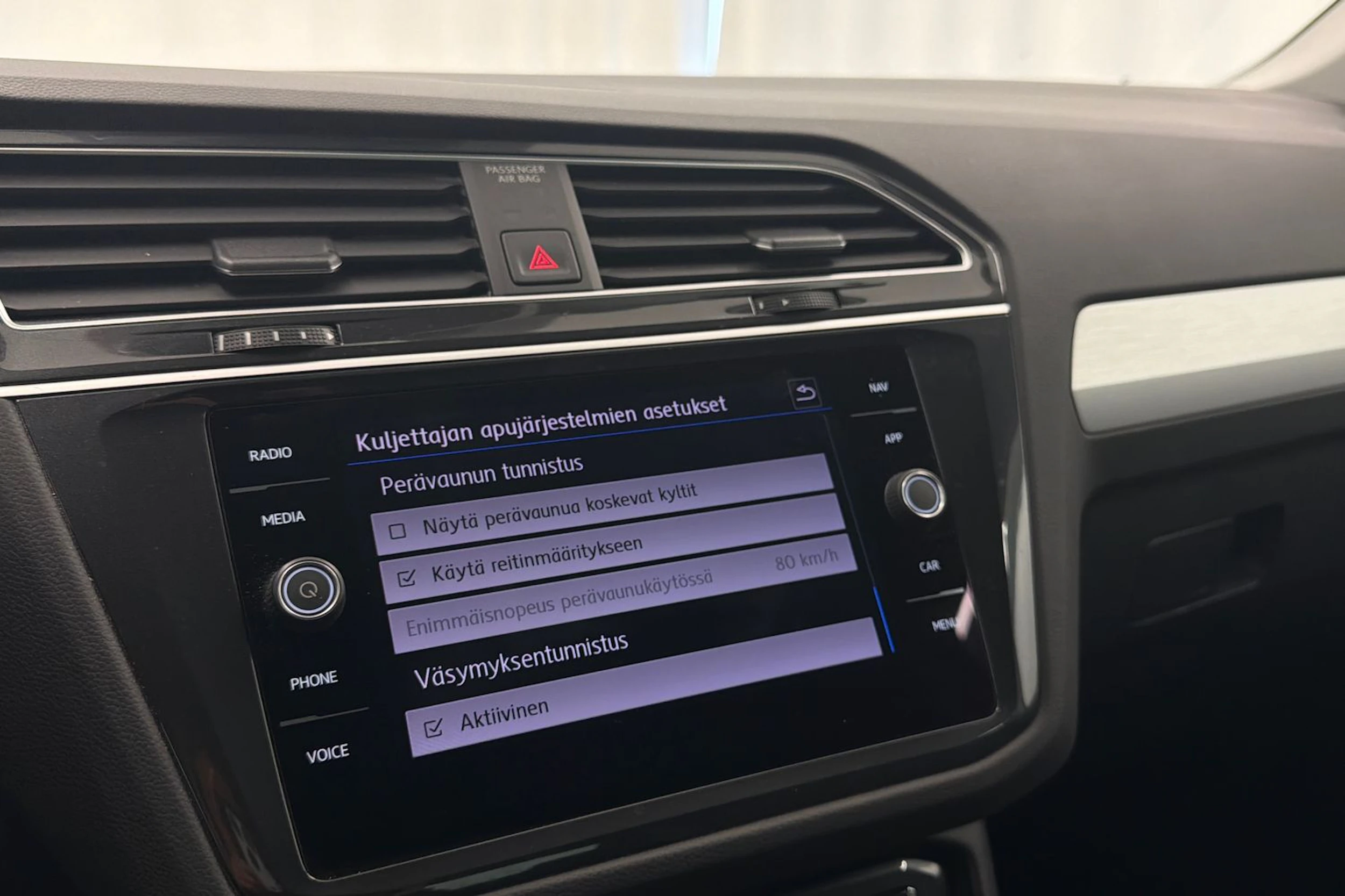 valkoinen Volkswagen Tiguan 2019 kuva 25.