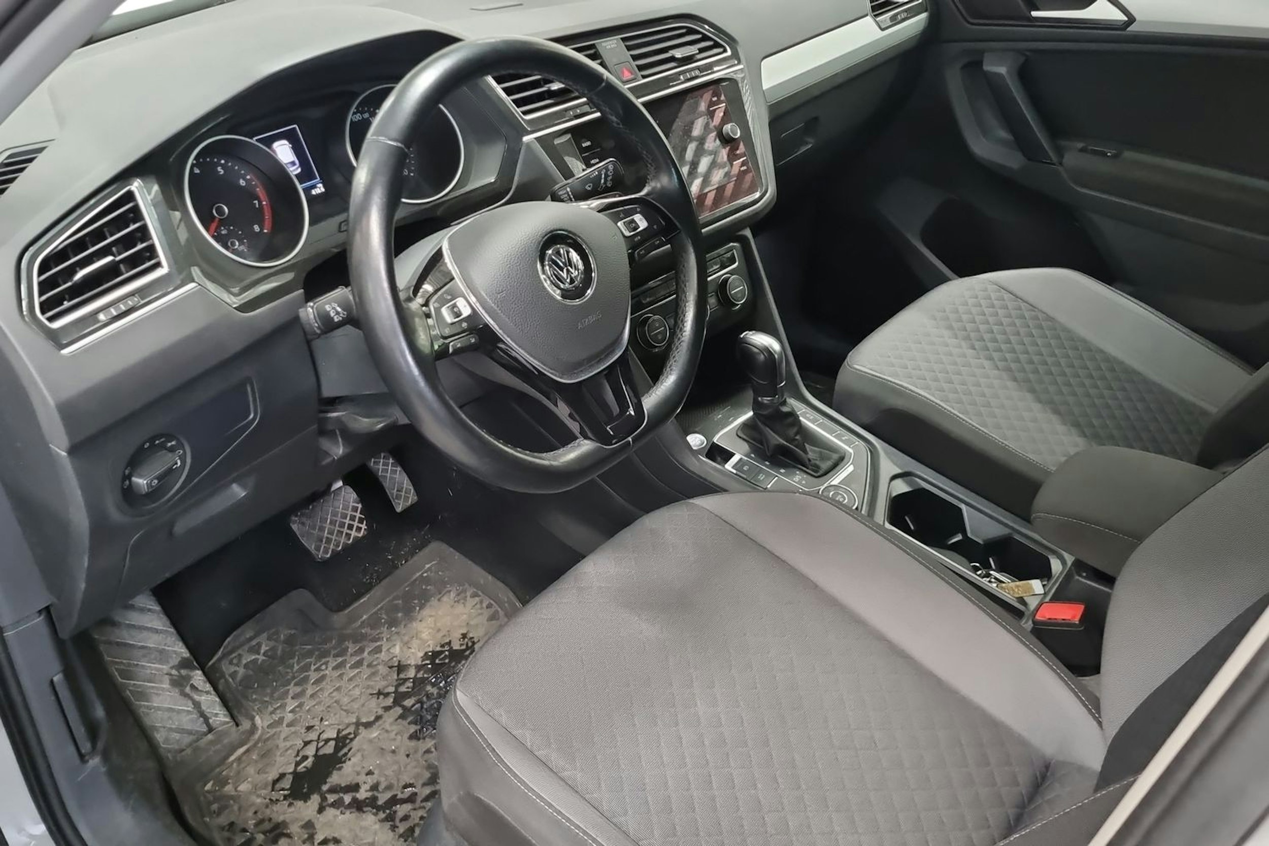 valkoinen Volkswagen Tiguan 2019 kuva 3.