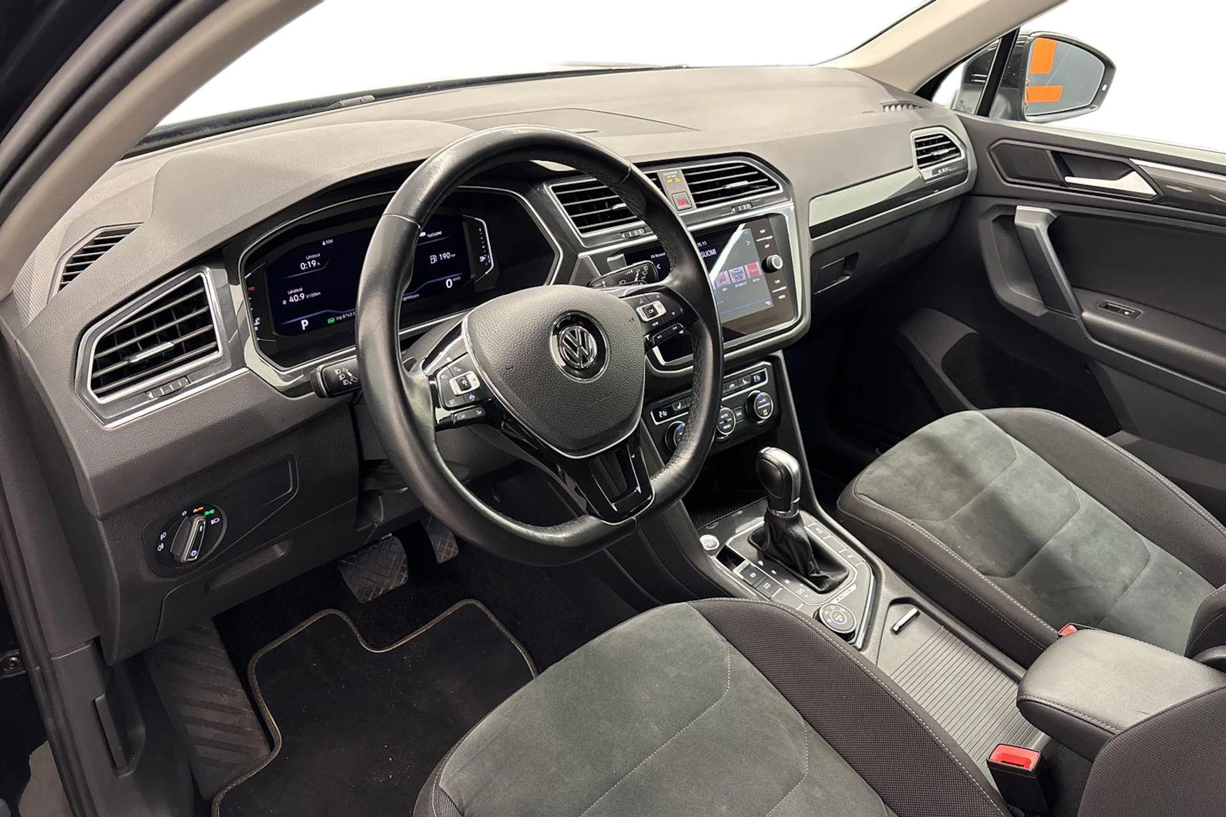 musta Volkswagen Tiguan 2019 kuva 8.