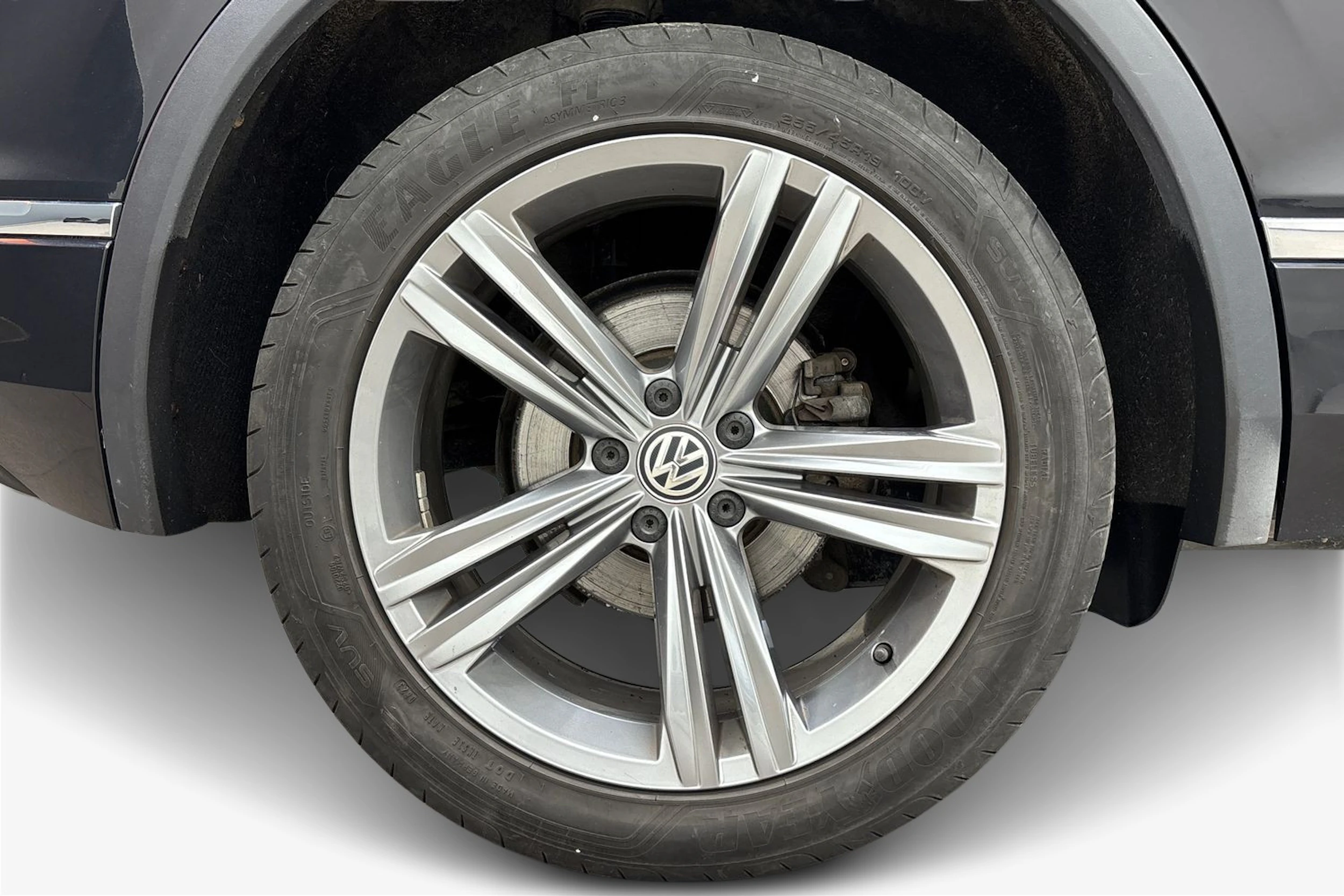 musta Volkswagen Tiguan 2019 kuva 12.