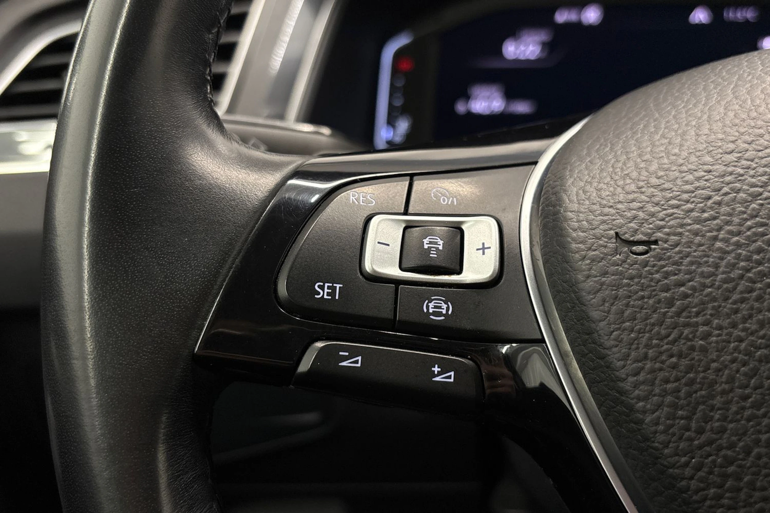 musta Volkswagen Tiguan 2019 kuva 17.