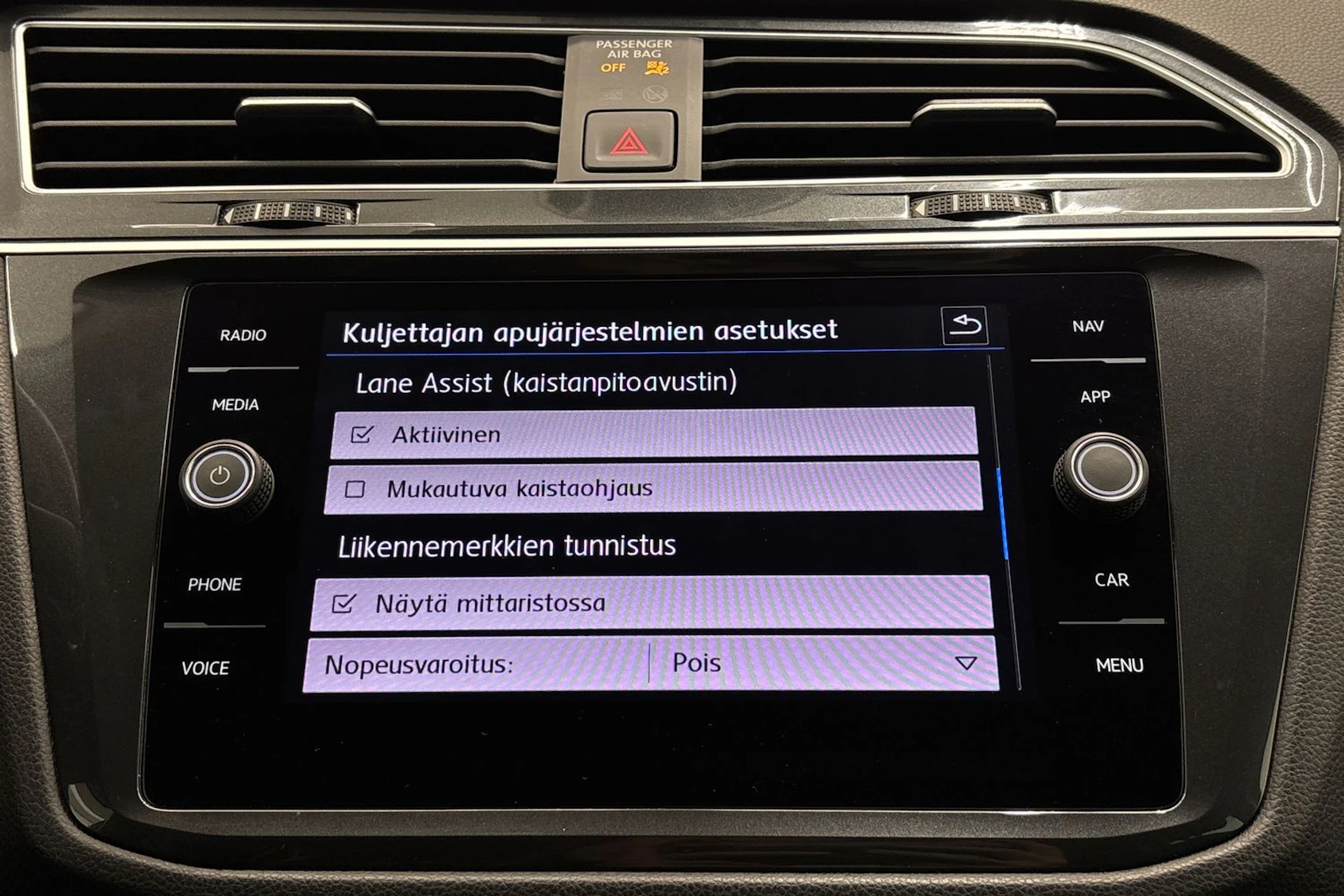 musta Volkswagen Tiguan 2019 kuva 22.