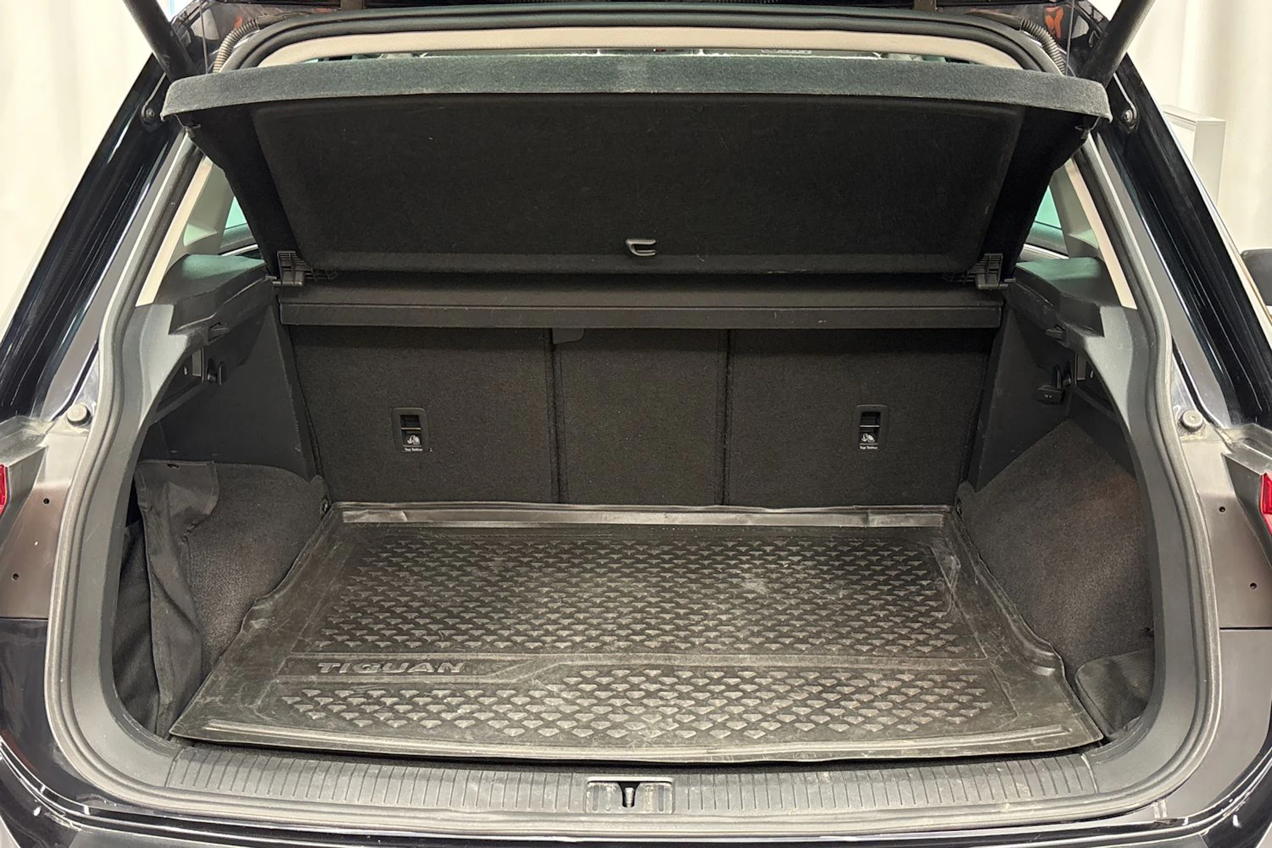 musta Volkswagen Tiguan 2019 kuva 29.
