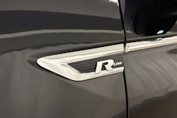 musta Volkswagen Tiguan 2019 kuva 33.