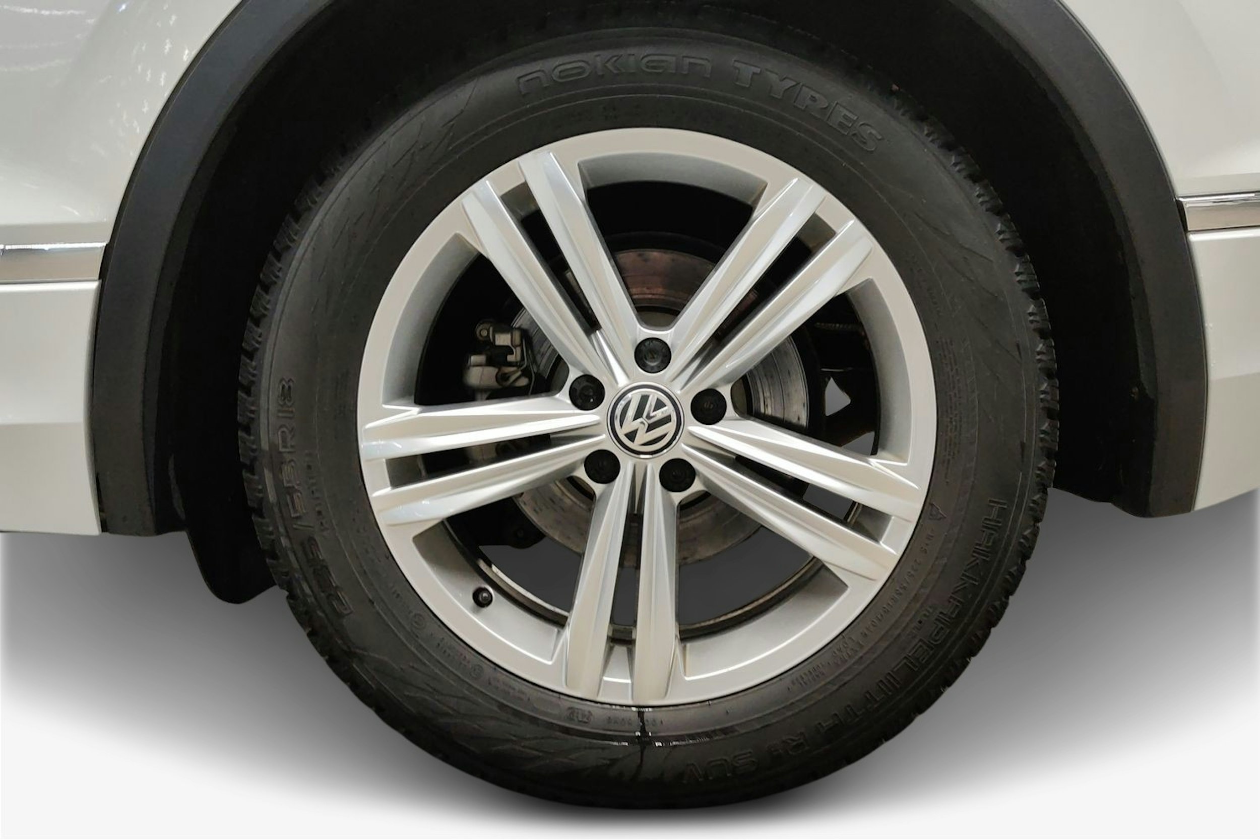 valkoinen Volkswagen Tiguan 2020 kuva 9.