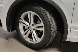 valkoinen Volkswagen Tiguan 2020 kuva 10.