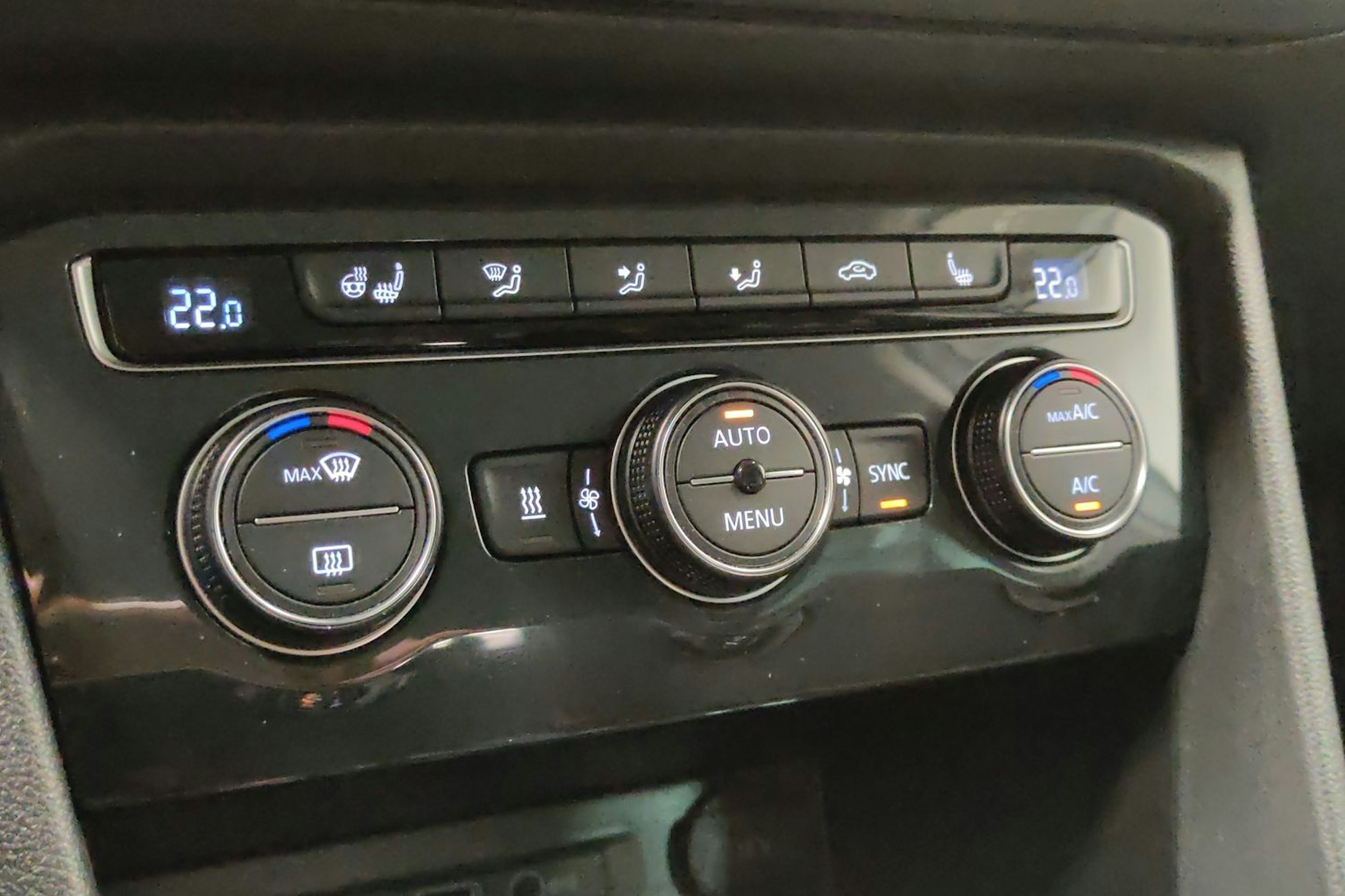 valkoinen Volkswagen Tiguan 2020 kuva 13.