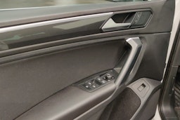 valkoinen Volkswagen Tiguan 2020 kuva 18.