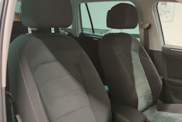 valkoinen Volkswagen Tiguan 2020 kuva 19.