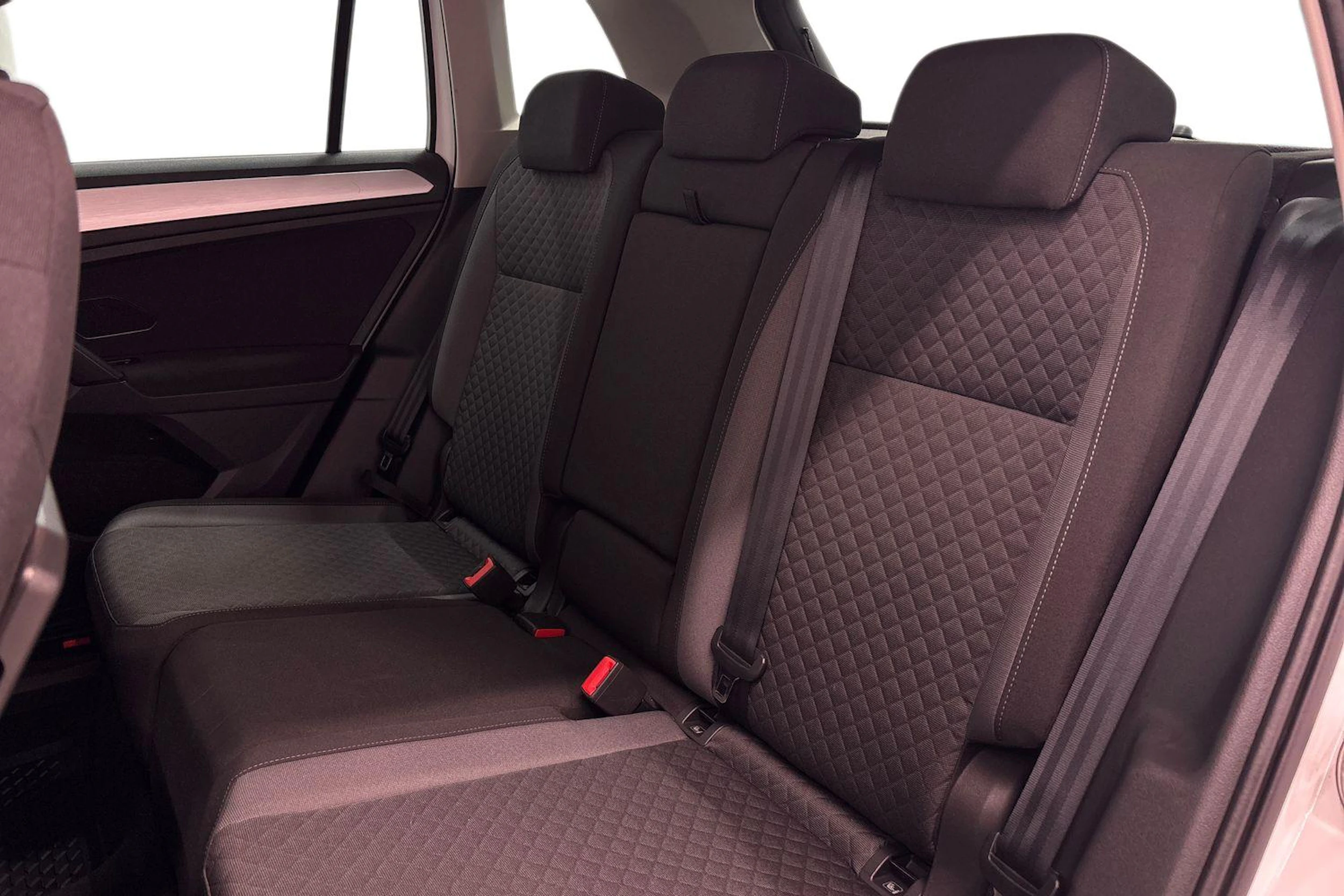 valkoinen Volkswagen Tiguan 2020 kuva 11.